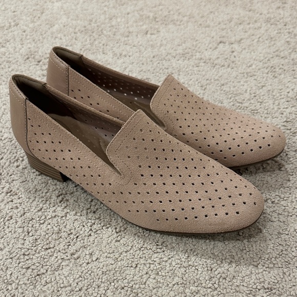 Clarks Juliet Hayes Loafer Flats - Picture 2 of 6